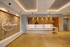 The lobby or reception area at Icon Regency by Bhagini