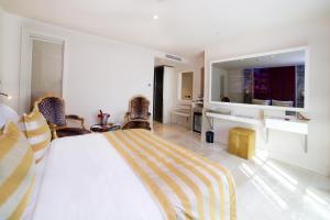 A television and/or entertainment centre at Icon Hotel Taksim
