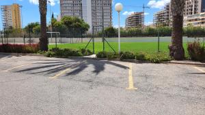 Zdjęcie z galerii obiektu Apartamento en primera linea en la Playa de San Juan w mieście Benimagrell