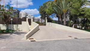 Zdjęcie z galerii obiektu Apartamento en primera linea en la Playa de San Juan w mieście Benimagrell