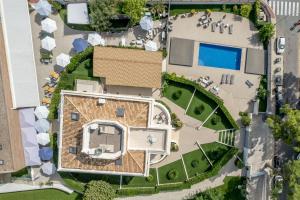 Bazén v ubytování Iberflat Villa Los Pinos nebo v jeho okolí