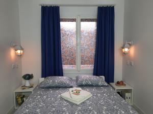 Postel nebo postele na pokoji v ubytování Witrażowa Komnata - Old Town Apartment