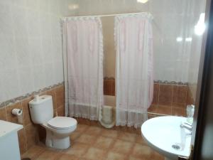 A bathroom at Alojamientos Andalucia