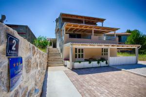 Gallery image of Apartments Dalia in Vis