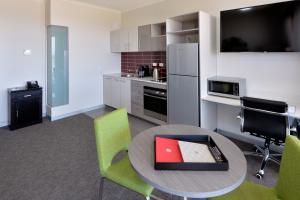 Majoituspaikan Rydges Palmerston - Darwin keittiö tai keittotila