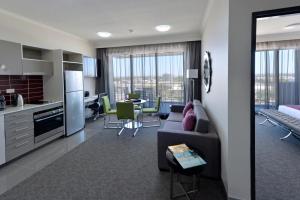Majoituspaikan Rydges Palmerston - Darwin keittiö tai keittotila