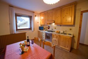 Kuchyň nebo kuchyňský kout v ubytování Chalet Bucaneve