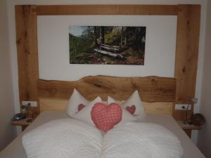 Postel nebo postele na pokoji v ubytování Gästehaus Watzmannblick