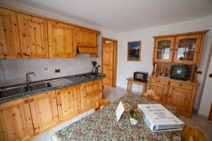 Kuchyň nebo kuchyňský kout v ubytování Chalet Bucaneve