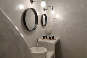 Koupelna v ubytování Eolia luxury suites Andros