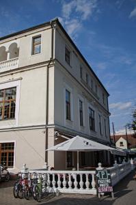 Galeriebild der Unterkunft Grandhotel Sluchátko - EX Zámecký hotel in Vranov nad Dyjí