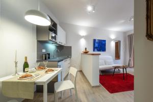 Kuchyňa alebo kuchynka v ubytovaní Romance Apartments Dubrovnik