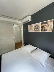 Postel nebo postele na pokoji v ubytování APPARTEMENT T2 ROUTE DES SALINES + 13 fotografií