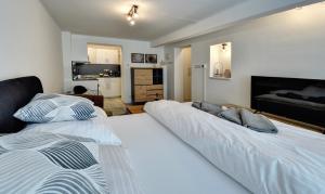 Postel nebo postele na pokoji v ubytování Apartmán v srdci Prahy
