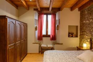 Fotografie z fotogalerie ubytování Habitación en casa rural v destinaci Bas