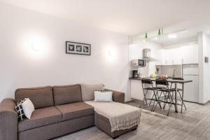 Zdjęcie z galerii obiektu Tantulia Crissol 126 Apto 1habitacion tenerife w Aronie
