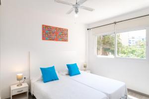 Zdjęcie z galerii obiektu Tantulia Crissol 126 Apto 1habitacion tenerife w Aronie