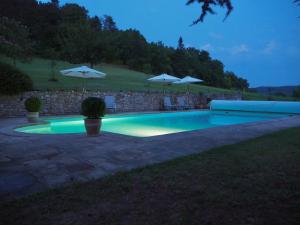 Bazén v ubytování La Bastide Portoly B&B "Pruneaux" nebo v jeho okolí