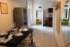 Kuchyňa alebo kuchynka v ubytovaní BudapestEasyFlat Wesselenyi