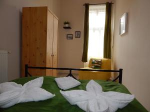 Posteľ alebo postele v izbe v ubytovaní BudapestEasyFlat Wesselenyi
