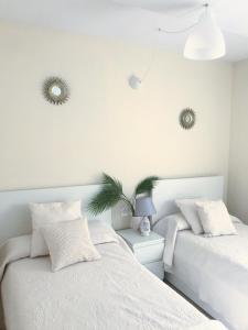 Cama o camas de una habitación en Apartamento Playa Levante renovado con vistas maravillosas Don Miguel 1 Deluxe