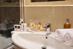 Koupelna v ubytování Wellness Hotel Zlatá Lípa