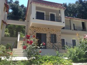 Budova, kde se apartmán nachází + 32 fotografií