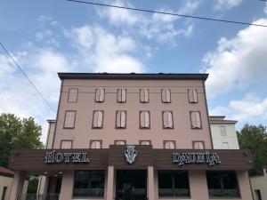 Budova, kde se hotel nachází