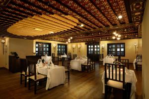 Restoran või mõni muu söögikoht majutusasutuses Atana Musandam Resort