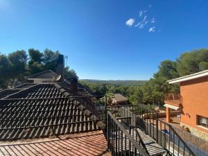 a large metal structure on top of a roof at Chalet cerca a la playa con jardín y barbacoa in Tarragona