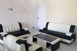 Posezení v ubytování Luxury Couples Paradise*ensuite Jacuzzi and Pool