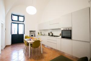 A kitchen or kitchenette at Giulia's House