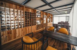 Zhangjiajie Rock language art hotel-Free pick up service的休息区