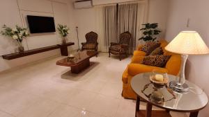 A seating area at Nidale Suites 1
