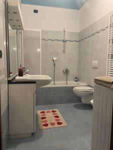 Ein Badezimmer in der Unterkunft Un’oasi di pace
