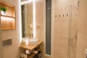 Łazienka w obiekcie ATSEGIN apartment climatización -Opción a parking-