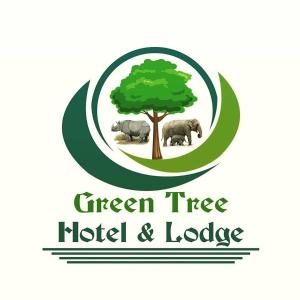 un hotel sull'albero verde e logo del rifugio con elefanti e un albero di Green Tree a Chitwan