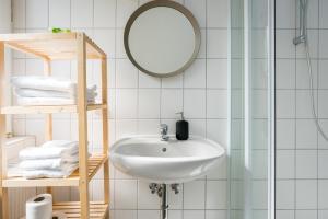 Koupelna v ubytování CASSEL LOFTS - Gehobene Monteurwohnung für 4 - nähe Uni, Klinikum, Industriepark Mittelfeld