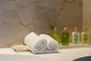Foto da galeria de Nash Suites Airport Hotel em Genebra