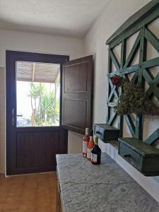 A kitchen or kitchenette at Villa mare blu al Ciolo