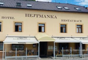 Budova, kde se hotel nachází