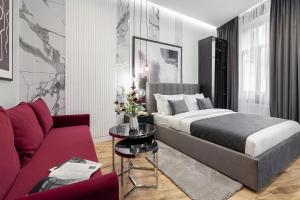 Posteľ alebo postele v izbe v ubytovaní Lovely apartment on Drahomanova street