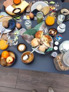 Svečiams siūlomi pusryčių variantai apgyvendinimo įstaigoje B & B De Elsterberg