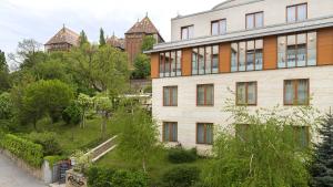 Vonkajšia záhrada v ubytovaní Hotel Castle Garden