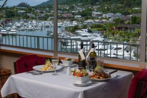 Gallery image of Beachcomber Inn Picton in Picton