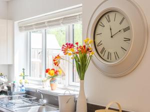 Fotografie z fotogalerie ubytování Pass the Keys Cheerful 2-Bedroom house with Private parking v destinaci Canterbury