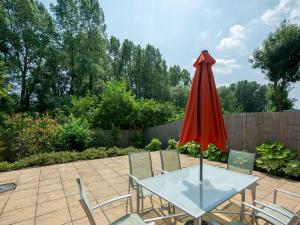 Zahrada ubytování Pass the Keys Cheerful 2-Bedroom house with Private parking