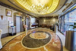 Lobbyn eller receptionsområdet på Crystal Plaza Hotel