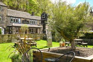 The building where the inn is located 