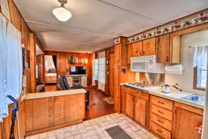 A cozinha ou cozinha compacta de Higden Hideaway on Lake Pets and ATVs Allowed!